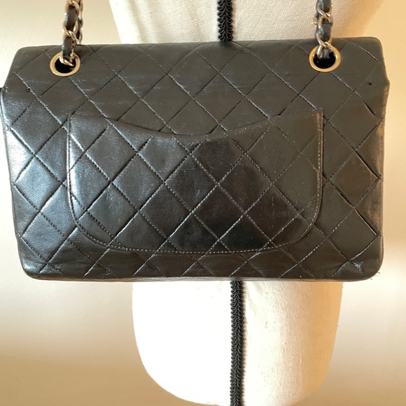 Chanel Classic Double Flap Black Lambskin Bag Vintage - Picture 3 of 16